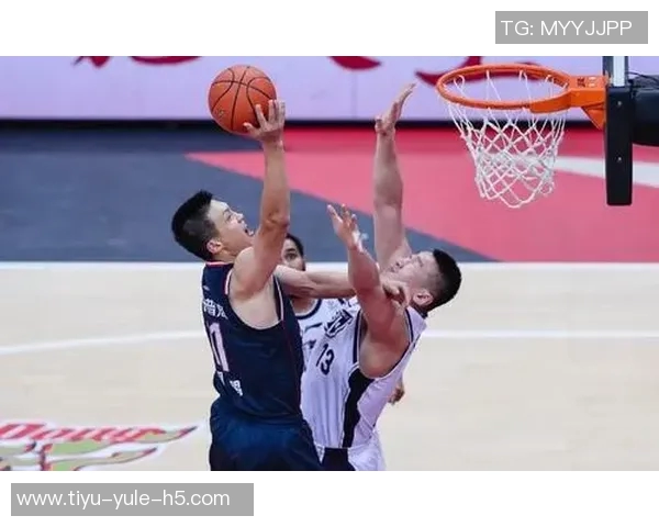 马威高效表现助力球队胜利9投7中贡献15分6篮板正负值高达15 马威高效表现助力球队胜利9投7中贡献15分6篮板正负值高达15